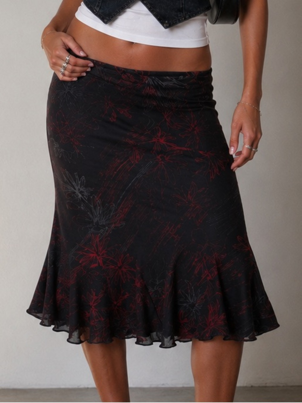 Vintage Low Rise Smart Set Red and Black Whimsygoth Floral Midi Skirt